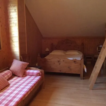 1200 Inn Saint-Francois-Longchamp